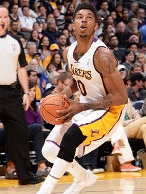 控球并非目 控球并非目